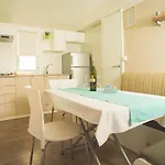Mobile Homes Murter ホリデーパーク イェゼラ
