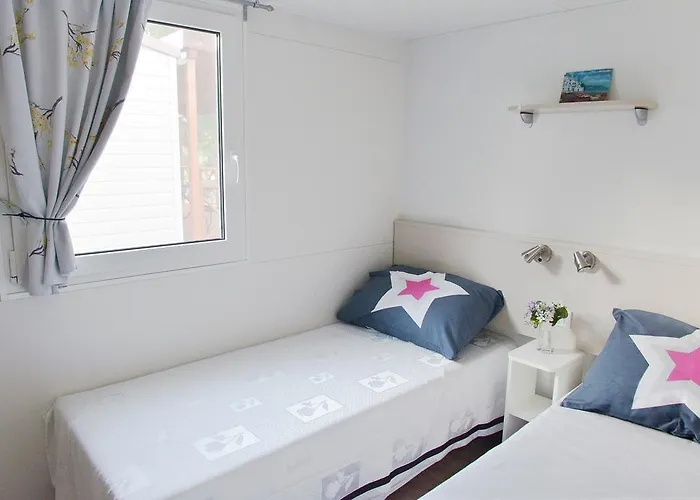 Mobile Homes Murter 耶泽拉